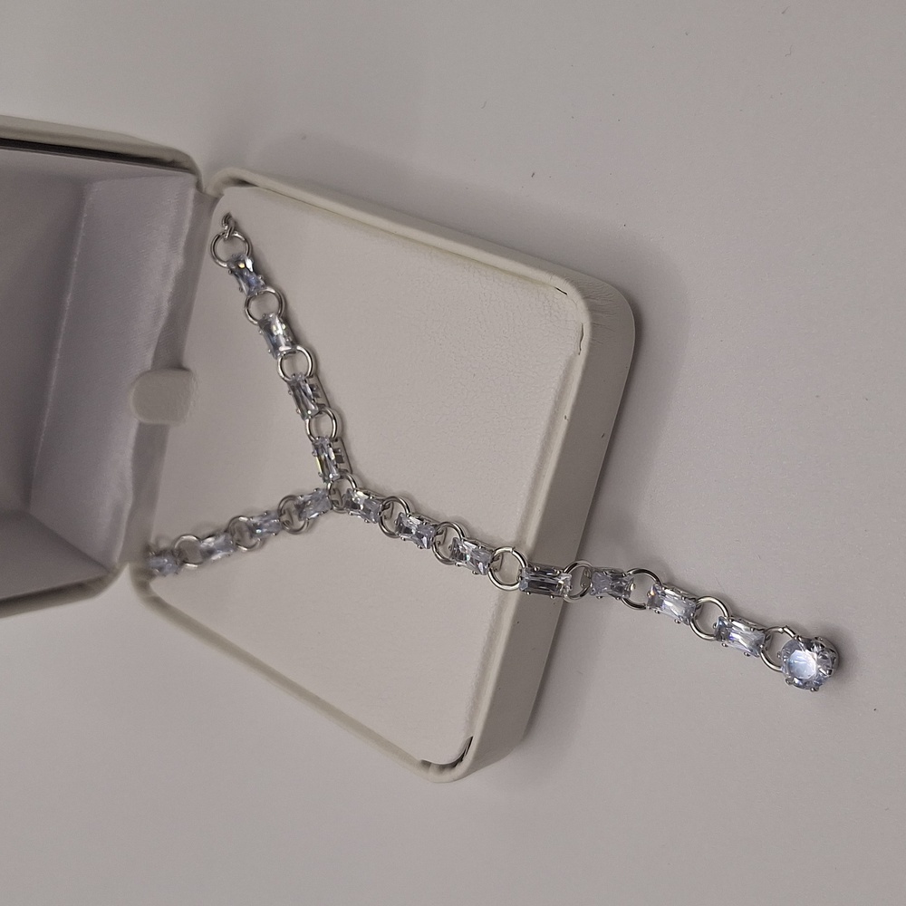 Boxed Swarovski Crystal Y-Drop Necklace – Nwt - Picture 7 of 8